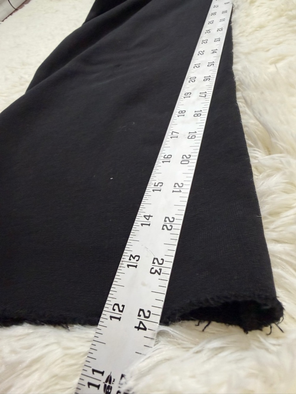 Frank & Eileen
Cozy and comfy Catherine Wide Leg Sweatpants Cropped Large Black - Picture 4 of 7